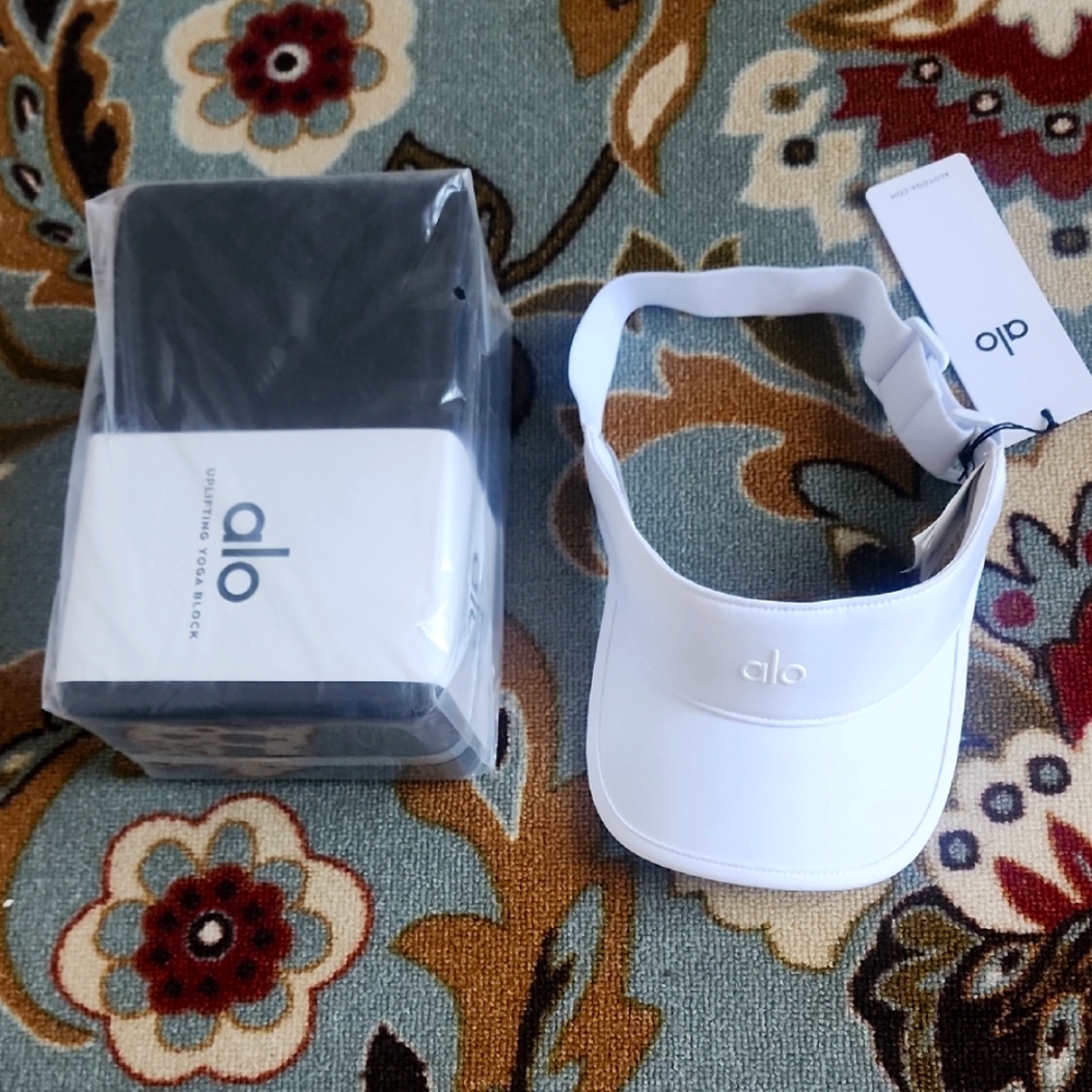 ALO Yoga White Visor White With Yoga Block